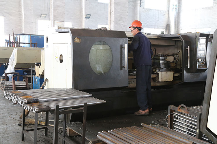 數(shù)控車(chē)床對(duì)主軸進(jìn)行精加工