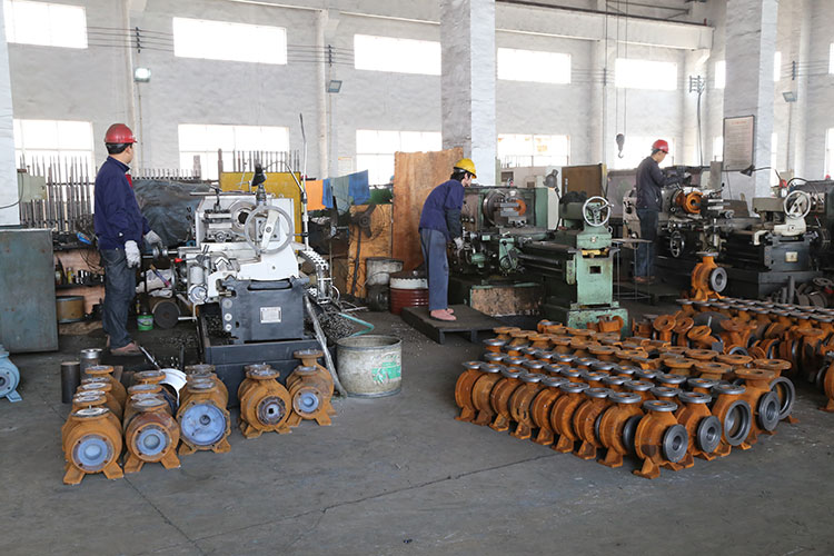 泵殼鑄件及襯塑泵殼在加工中