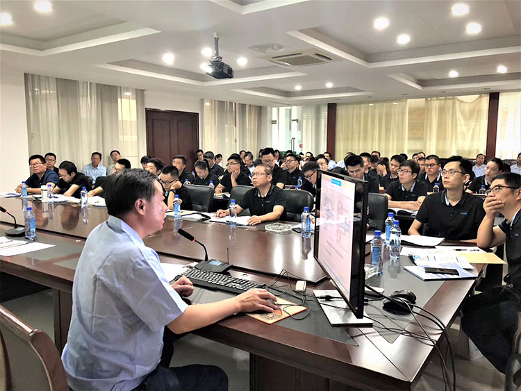 宙斯泵業(yè)銷售副總譚希平作主題報告