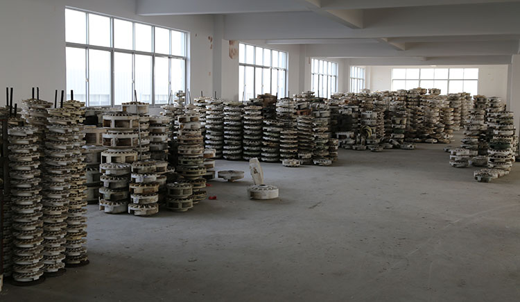 葉輪毛坯從下到大依此堆放