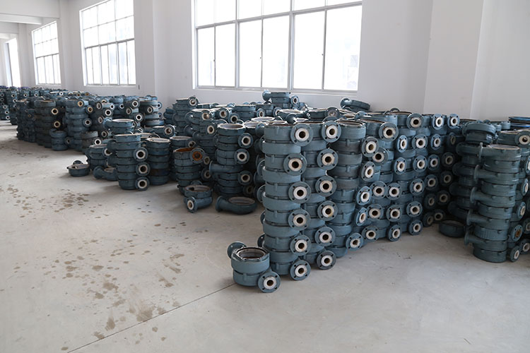 襯塑泵殼堆放區(qū)